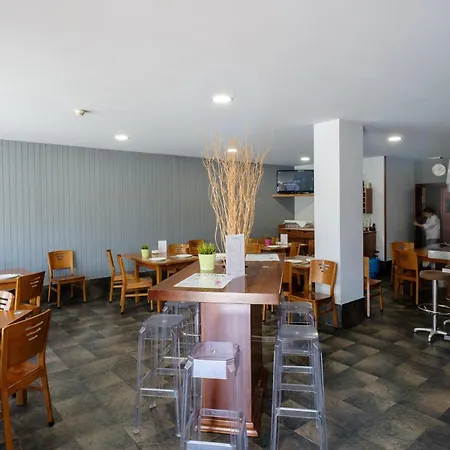 Restaurante San Anton 2* 타피아 데 카사리에고